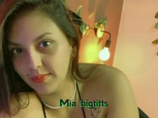 Mia_bigtitts